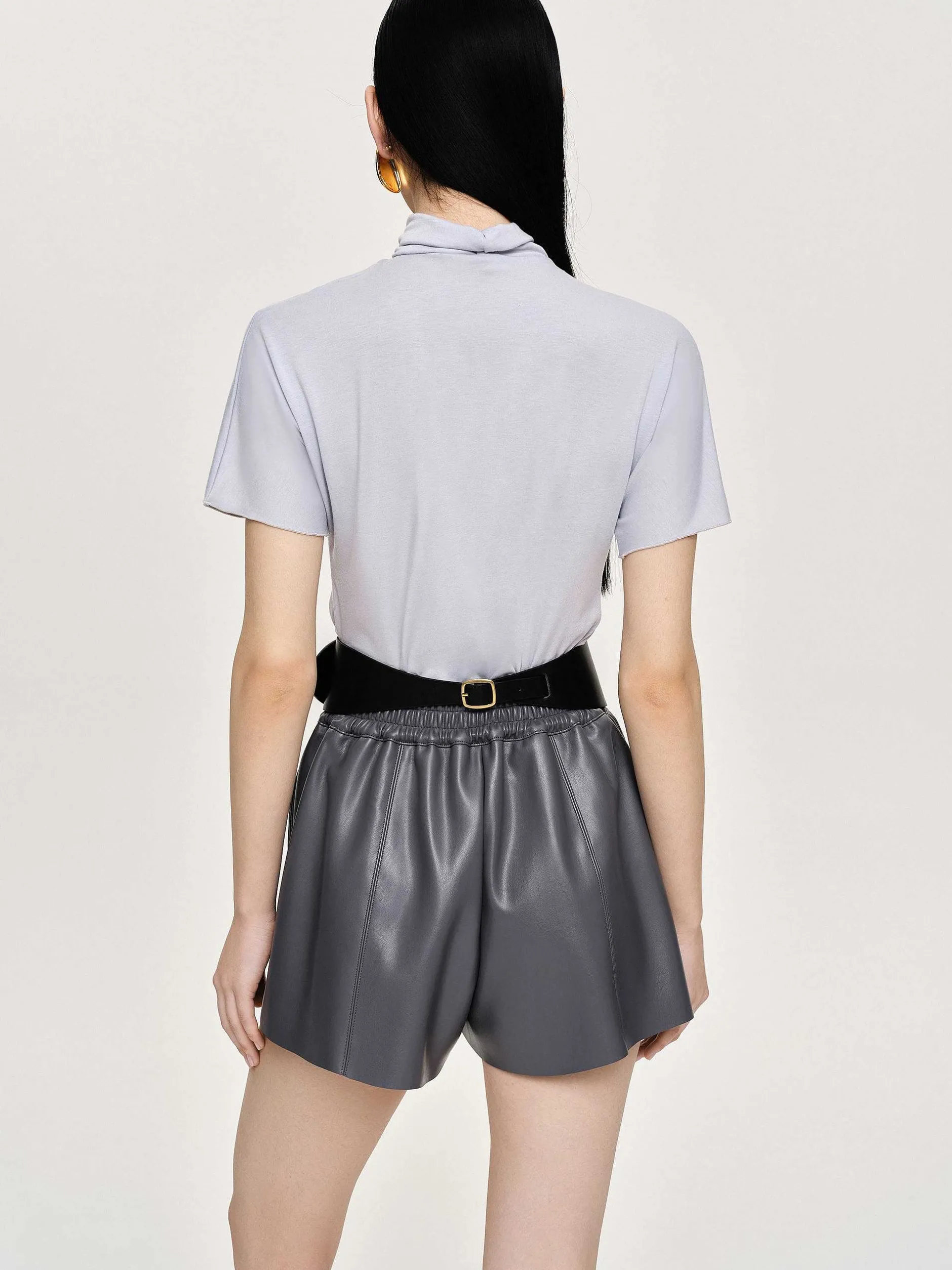 Clothing-Source Unknown Daye Cross Neck T-Shirt, Mist Grey