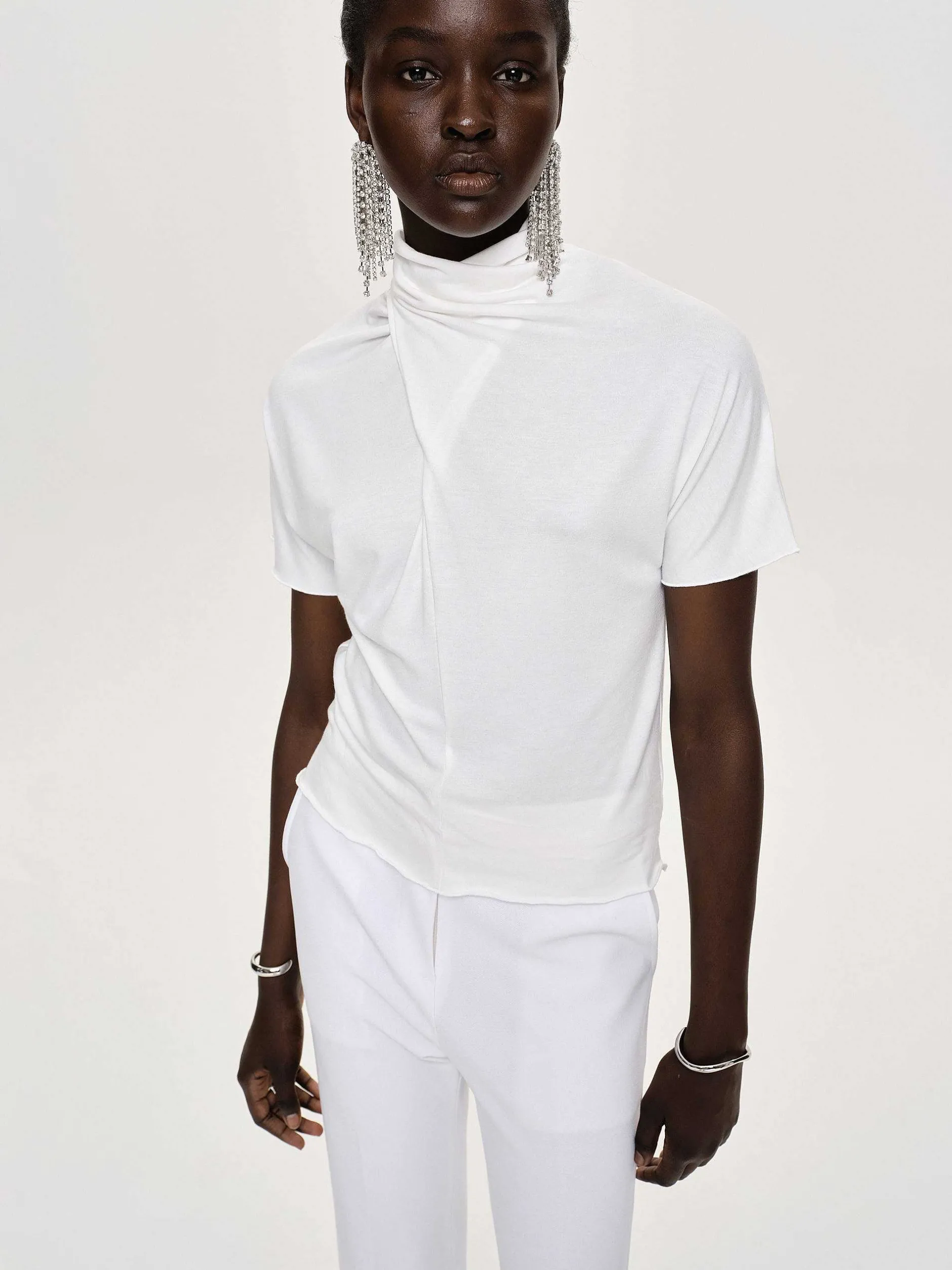 Clothing-Source Unknown Daye Cross Neck T-Shirt, White