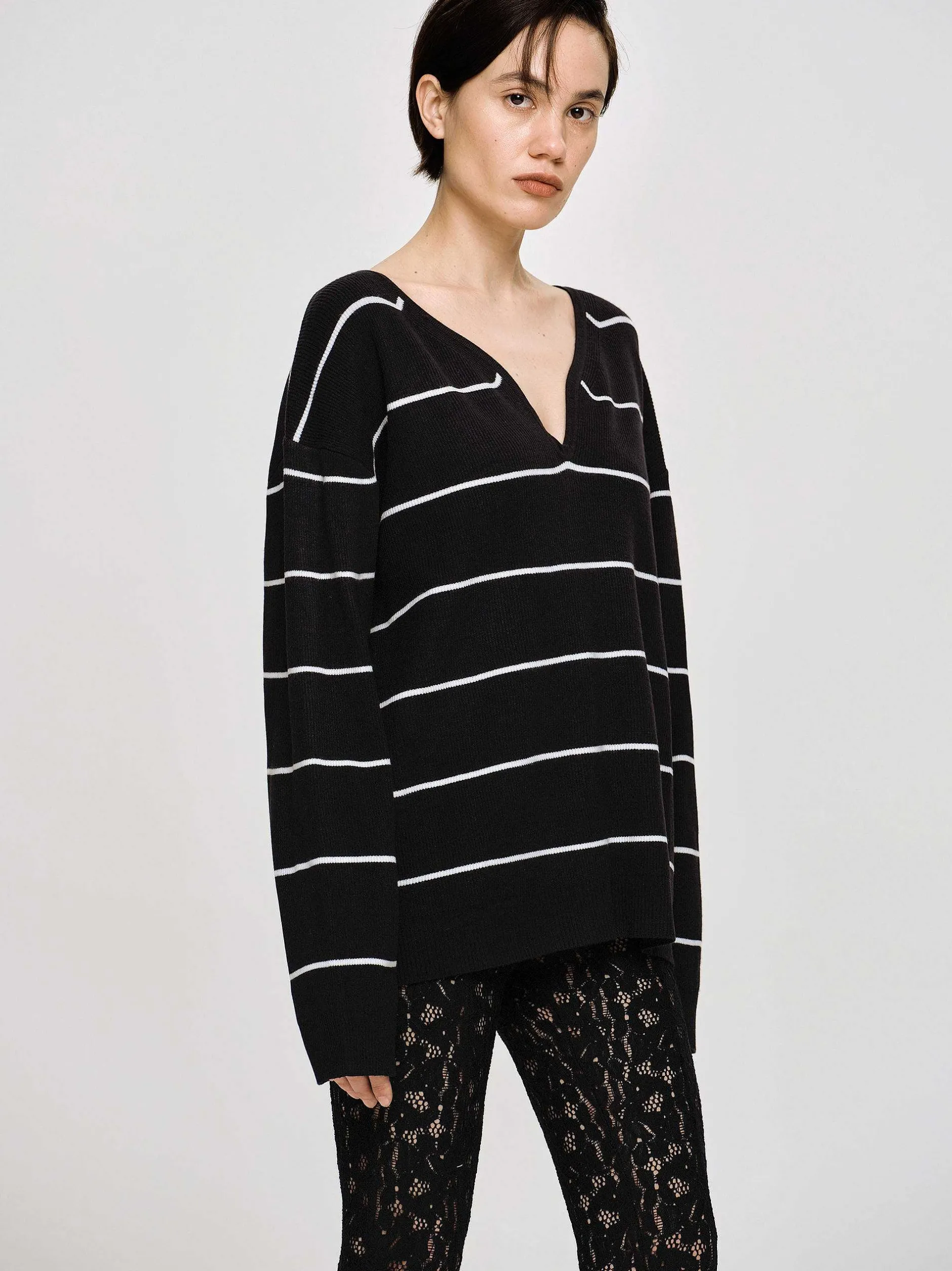 Knitwear-Source Unknown Deep V-Neck Sweater, Black