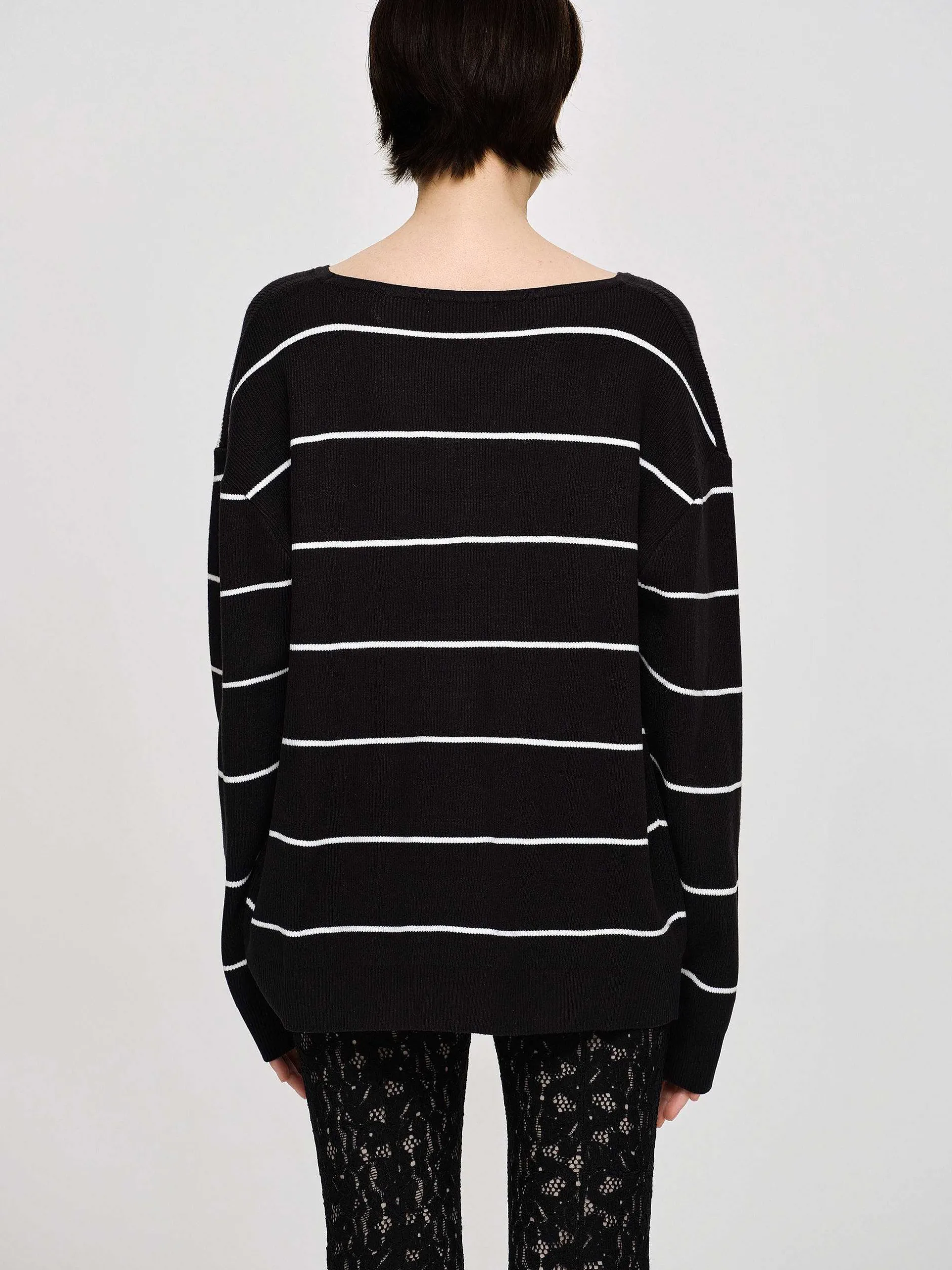 Knitwear-Source Unknown Deep V-Neck Sweater, Black
